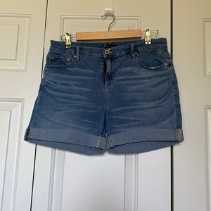 Tommy Hilfiger stretch Jean shorts size 10